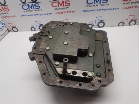 Ford 7840, 8240, 8340 Transmission Control Cover Plate F0nn7z479ag, F3nn7z479 - Erőátvitel: 1 kép. Ford 7840, 8240, 8340 Transmission Control Cover Plate F0nn7z479ag, F3nn7z479 - Erőátvitel: 1 kép.
