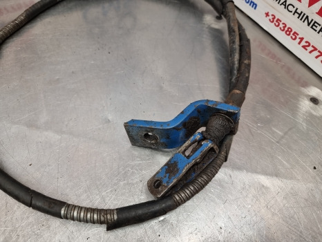 Ford 8340, 40 Series, Hand Brake Cable 82016965, 82005371 - Fék alkatrészek - Traktor: 5 kép. Ford 8340, 40 Series, Hand Brake Cable 82016965, 82005371 - Fék alkatrészek - Traktor: 5 kép.