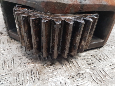 Ford 8630, Fiat 160-90, 180-90 Rear Axle Gear Carrier Assy 5136129, 5136127 - Hátsó tengely: 4 kép. Ford 8630, Fiat 160-90, 180-90 Rear Axle Gear Carrier Assy 5136129, 5136127 - Hátsó tengely: 4 kép.