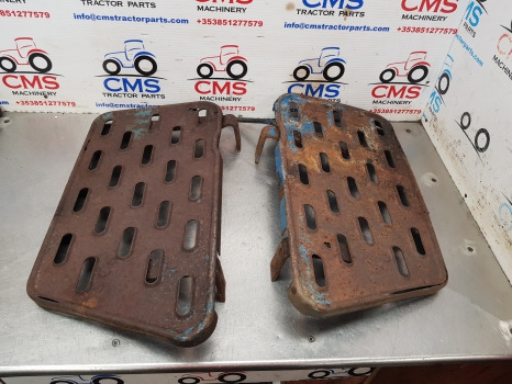 Ford Dexta, Super Dexta Cab Footstep Pair 957e16472a, 957e16473b - Légbeszívó rendszer: 2 kép. Ford Dexta, Super Dexta Cab Footstep Pair 957e16472a, 957e16473b - Légbeszívó rendszer: 2 kép.