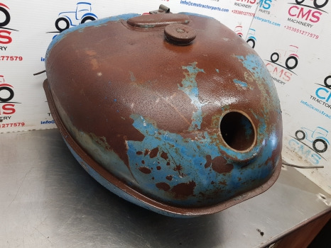 Ford Fordson Major Fuel Tank Original E1addn9002b - Üzemanyag tartály: 3 kép. Ford Fordson Major Fuel Tank Original E1addn9002b - Üzemanyag tartály: 3 kép.