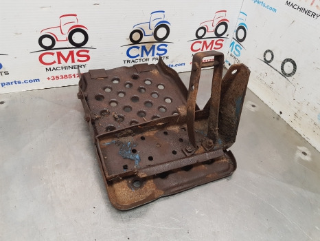 Ford Major, Super Major Cab Footstep Lh With Bracket E1addn16450a, E1adkn16472 - Légbeszívó rendszer: 5 kép. Ford Major, Super Major Cab Footstep Lh With Bracket E1addn16450a, E1adkn16472 - Légbeszívó rendszer: 5 kép.