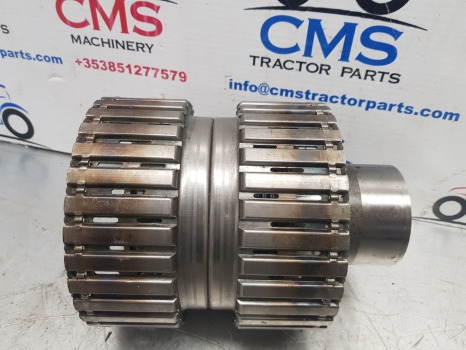 Ford New Holland 40 And Ts Series, 8240 Rear Clutch Housing, 82036853, 82016096 - Kuplung és alkatrészek - Mezőgazdasági gépek: 2 kép. Ford New Holland 40 And Ts Series, 8240 Rear Clutch Housing, 82036853, 82016096 - Kuplung és alkatrészek - Mezőgazdasági gépek: 2 kép.