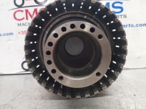 Ford New Holland 40 And Ts Series, 8240 Rear Clutch Housing, 82036853, 82016096 - Kuplung és alkatrészek - Mezőgazdasági gépek: 4 kép. Ford New Holland 40 And Ts Series, 8240 Rear Clutch Housing, 82036853, 82016096 - Kuplung és alkatrészek - Mezőgazdasági gépek: 4 kép.