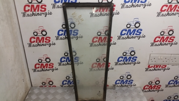 Ford New Holland Cab Low Panel Glass With Frame Rh 83931985 E2nn94000r68aa - Ablak és alkatrészek - Traktor: 3 kép. Ford New Holland Cab Low Panel Glass With Frame Rh 83931985 E2nn94000r68aa - Ablak és alkatrészek - Traktor: 3 kép.