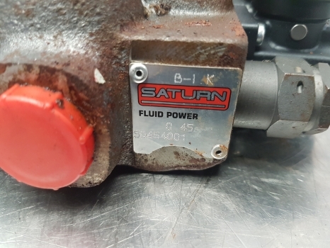 Ford New Holland Case, Massey Ferguson Quicke Loader Spool Valve Assy Sq454001 - Hidraulikus szelep - Traktor: 3 kép. Ford New Holland Case, Massey Ferguson Quicke Loader Spool Valve Assy Sq454001 - Hidraulikus szelep - Traktor: 3 kép.