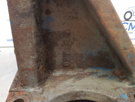 Ford Schindler 8200, 8100 Front Axle Support Bracket 627518 - Felfüggesztés: 3 kép. Ford Schindler 8200, 8100 Front Axle Support Bracket 627518 - Felfüggesztés: 3 kép.