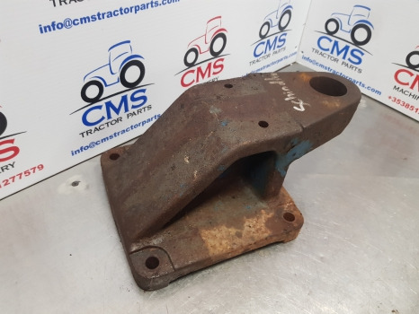 Ford Schindler 8200, 8100 Front Axle Support Bracket Hl558 - Felfüggesztés: 3 kép. Ford Schindler 8200, 8100 Front Axle Support Bracket Hl558 - Felfüggesztés: 3 kép.