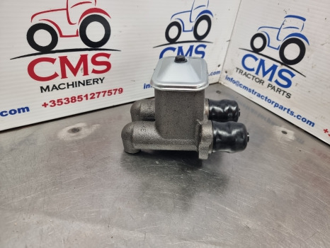 Ford Tw10, Tw Series, 9600 Brake Master Cylinder C7nn2140a, D3nn2140a - Fékhenger - Mezőgazdasági gépek: 2 kép. Ford Tw10, Tw Series, 9600 Brake Master Cylinder C7nn2140a, D3nn2140a - Fékhenger - Mezőgazdasági gépek: 2 kép.