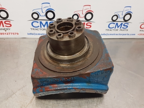 Ford Tw15, Tw25, 8210, 7910 Front Axle Swivel Housing Rhs Zp4472353331, 83945667 - Csonkállvány - Traktor: 5 kép. Ford Tw15, Tw25, 8210, 7910 Front Axle Swivel Housing Rhs Zp4472353331, 83945667 - Csonkállvány - Traktor: 5 kép.