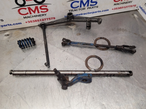 Ford Tw20 Transmission Assorted Parts - Sebességváltó: 3 kép. Ford Tw20 Transmission Assorted Parts - Sebességváltó: 3 kép.