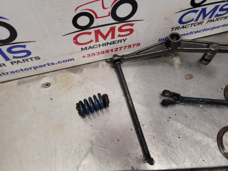 Ford Tw20 Transmission Assorted Parts - Sebességváltó: 5 kép. Ford Tw20 Transmission Assorted Parts - Sebességváltó: 5 kép.