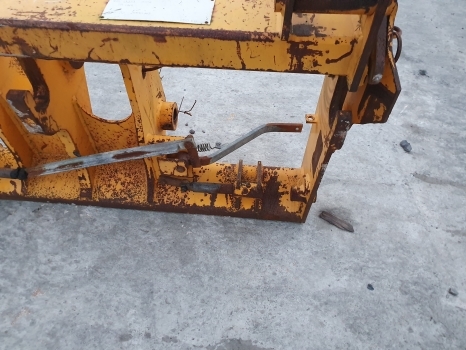 Jcb 531-70 Jcb Q Fit Headstock, Quick Attach Hitch 160/13333 - Gyorscsatlakozó - Teleszkópos rakodó: 2 kép. Jcb 531-70 Jcb Q Fit Headstock, Quick Attach Hitch 160/13333 - Gyorscsatlakozó - Teleszkópos rakodó: 2 kép.