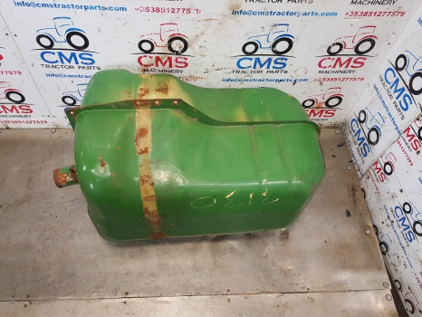 John Deere 3130, 3030, 2840, 3135, Fuel Tank Al24484 - Üzemanyag tartály: 1 kép. John Deere 3130, 3030, 2840, 3135, Fuel Tank Al24484 - Üzemanyag tartály: 1 kép.