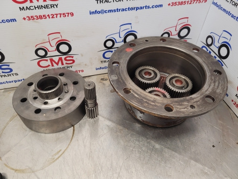 John Deere 3200, 3415, 3215, 3400 Front Axle Hub Reduction Kit Assy 4475405113 - Első tengely: 1 kép. John Deere 3200, 3415, 3215, 3400 Front Axle Hub Reduction Kit Assy 4475405113 - Első tengely: 1 kép.