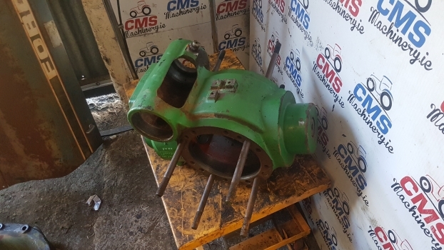 John Deere 3215, 3220 Front Axle Differential Housing Z72431, 4475435038 - Differenciálmű - Traktor: 4 kép. John Deere 3215, 3220 Front Axle Differential Housing Z72431, 4475435038 - Differenciálmű - Traktor: 4 kép.