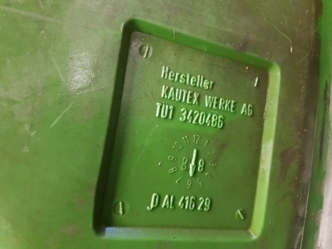John Deere 3350, 2955, 3050, 3150 Fuel Tank Original Al59759, Al41629 - Üzemanyag tartály - Traktor: 4 kép. John Deere 3350, 2955, 3050, 3150 Fuel Tank Original Al59759, Al41629 - Üzemanyag tartály - Traktor: 4 kép.