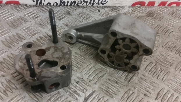 John Deere 6010, 6110, 6210, 6310, 3200, 6020, 6220 Engine Oil Pump Re504914 - Olajszivattyú - Traktor: 3 kép. John Deere 6010, 6110, 6210, 6310, 3200, 6020, 6220 Engine Oil Pump Re504914 - Olajszivattyú - Traktor: 3 kép.