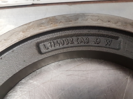 John Deere 6200, 6300, 6400, 6500, Brake Actuating Disk L114092, L78692 - Féktárcsa - Traktor: 2 kép. John Deere 6200, 6300, 6400, 6500, Brake Actuating Disk L114092, L78692 - Féktárcsa - Traktor: 2 kép.