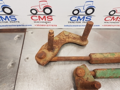 John Deere 6400, 6020, 6010, 5020 Pick Up Hitch Rod Kit Al170951, Al170952 - Gyorscsatlakozó - Traktor: 4 kép. John Deere 6400, 6020, 6010, 5020 Pick Up Hitch Rod Kit Al170951, Al170952 - Gyorscsatlakozó - Traktor: 4 kép.