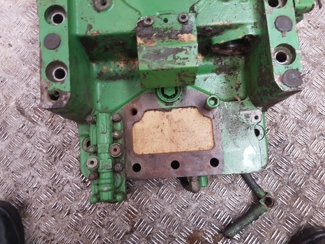 Erőátvitel - Traktor John Deere 6400, 6100, 6200, 6300, 6500 Rear Pto Housing L76333, Al76176: 6 kép.