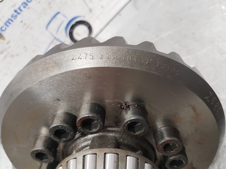 John Deere 6400 Front Axle Bevel Gear Differential 4475305102, L100149, Al79791 - Differenciálmű - Traktor: 4 kép. John Deere 6400 Front Axle Bevel Gear Differential 4475305102, L100149, Al79791 - Differenciálmű - Traktor: 4 kép.