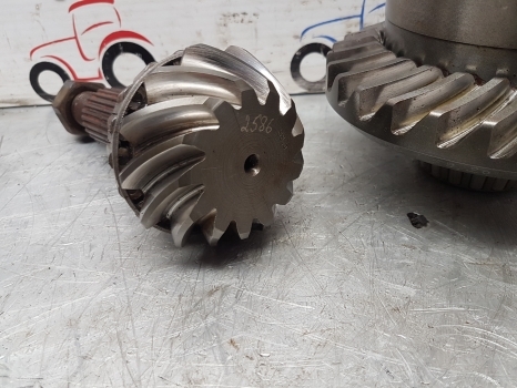 John Deere 6400 Front Axle Bevel Gear Differential 4475305102, L100149, Al79791 - Differenciálmű - Traktor: 2 kép. John Deere 6400 Front Axle Bevel Gear Differential 4475305102, L100149, Al79791 - Differenciálmű - Traktor: 2 kép.