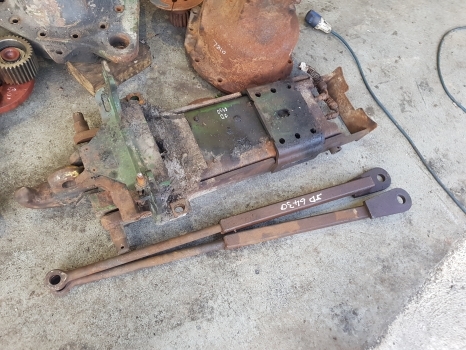 John Deere 6430, 6115m Hydraulic Pick Up Hitch Assy Al229595, Al169076, Al169077 - Gyorscsatlakozó - Traktor: 1 kép. John Deere 6430, 6115m Hydraulic Pick Up Hitch Assy Al229595, Al169076, Al169077 - Gyorscsatlakozó - Traktor: 1 kép.