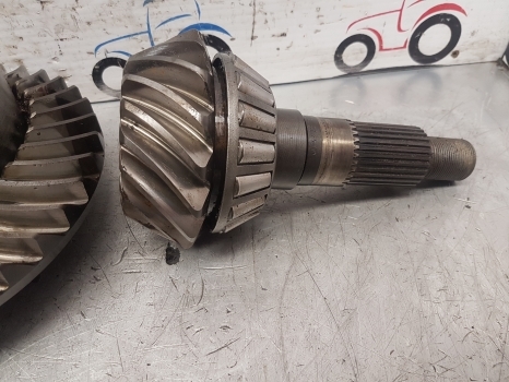 John Deere 6900 Zf Apl2060 Axle Bevel Gear And Differential Al110919, 4475217001 - Differenciálmű - Traktor: 3 kép. John Deere 6900 Zf Apl2060 Axle Bevel Gear And Differential Al110919, 4475217001 - Differenciálmű - Traktor: 3 kép.