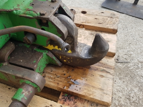 John Deere 6920, 6820, 6810, 6910 Pick Up Hitch Frame Al229594, Al220949 - Gyorscsatlakozó - Mezőgazdasági gépek: 2 kép. John Deere 6920, 6820, 6810, 6910 Pick Up Hitch Frame Al229594, Al220949 - Gyorscsatlakozó - Mezőgazdasági gépek: 2 kép.