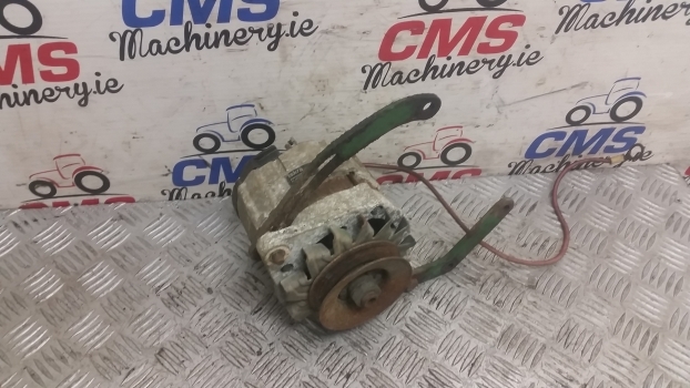 John Deere Case Alternator Iskra 12v65a Aak3330, 11201595, A187873, Re509106 - Generátor - Traktor: 1 kép. John Deere Case Alternator Iskra 12v65a Aak3330, 11201595, A187873, Re509106 - Generátor - Traktor: 1 kép.