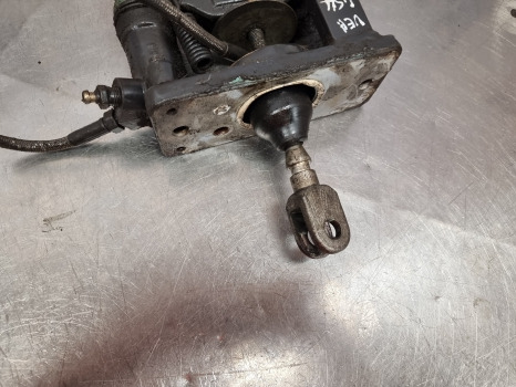 Landini Vision 105, Mythos, Brake Slave Cylinder Assy 3537812m91, 3531277m91 - Fékhenger - Mezőgazdasági gépek: 3 kép. Landini Vision 105, Mythos, Brake Slave Cylinder Assy 3537812m91, 3531277m91 - Fékhenger - Mezőgazdasági gépek: 3 kép.