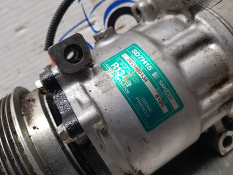 Manitou Mlt735-120 Lsu Air Conditioning Compressor 52500571, 700002038 - Klíma alkatrész: 3 kép. Manitou Mlt735-120 Lsu Air Conditioning Compressor 52500571, 700002038 - Klíma alkatrész: 3 kép.