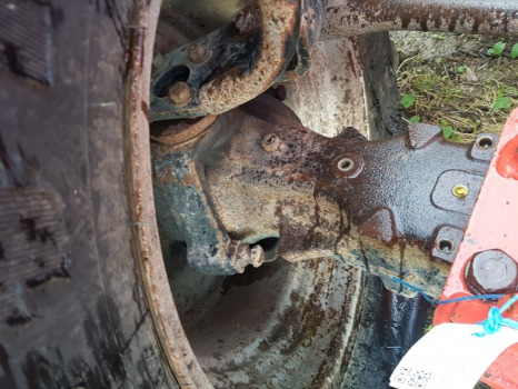 Első tengely Manitou Mlt735-120 Lsu New Holland Dana Spicer Axle Hub Front Rhs Rear Lhs: 1 kép.