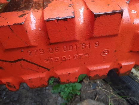 Manitou Mt 728.4 Clark Hurth 279/247 Rear Axle Complete 217708, 27906001619 - Hátsó tengely: 3 kép. Manitou Mt 728.4 Clark Hurth 279/247 Rear Axle Complete 217708, 27906001619 - Hátsó tengely: 3 kép.