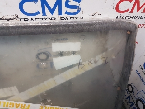 Massey Ferguson 300, 350, 375, 390, 398, 399 Cab Glass Rear Window 3477716m1 - Ablak és alkatrészek - Traktor: 3 kép. Massey Ferguson 300, 350, 375, 390, 398, 399 Cab Glass Rear Window 3477716m1 - Ablak és alkatrészek - Traktor: 3 kép.