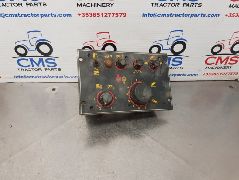 Massey Ferguson 3000, 3100, 6300, 3050, 3070 Electronic Lift Console 3617403m93 - ECU: 1 kép. Massey Ferguson 3000, 3100, 6300, 3050, 3070 Electronic Lift Console 3617403m93 - ECU: 1 kép.