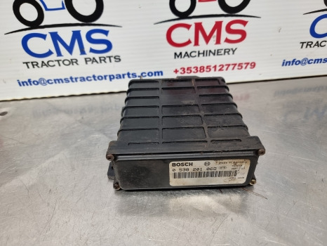 Massey Ferguson 3050, 3000, 3100 Ecu, Electronic Hitch Control Unit 0538201008 - ECU: 1 kép. Massey Ferguson 3050, 3000, 3100 Ecu, Electronic Hitch Control Unit 0538201008 - ECU: 1 kép.
