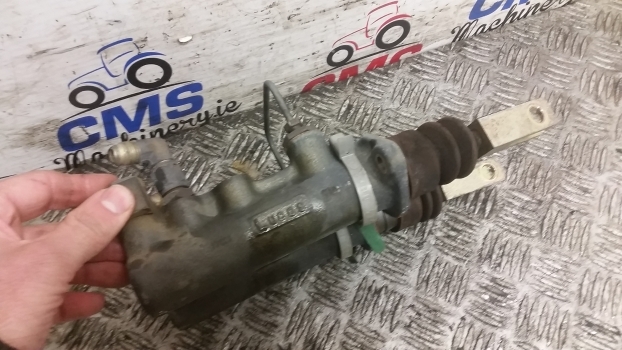 Massey Ferguson 3050, 3630, 6150, 8150 Brake Master Cylinders Kit 3383079m5 - Fékhenger - Traktor: 3 kép. Massey Ferguson 3050, 3630, 6150, 8150 Brake Master Cylinders Kit 3383079m5 - Fékhenger - Traktor: 3 kép.