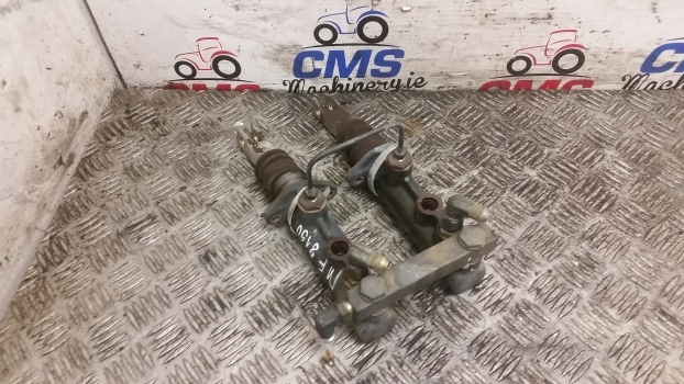 Massey Ferguson 3050, 3630, 6150, 8150 Brake Master Cylinders Kit 3383079m5 - Fékhenger - Traktor: 4 kép. Massey Ferguson 3050, 3630, 6150, 8150 Brake Master Cylinders Kit 3383079m5 - Fékhenger - Traktor: 4 kép.