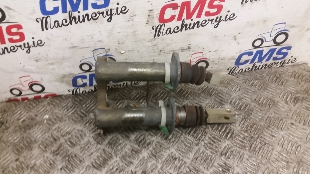 Massey Ferguson 3050, 3630, 6150, 8150 Brake Master Cylinders Kit 3383079m5 - Fékhenger - Traktor: 2 kép. Massey Ferguson 3050, 3630, 6150, 8150 Brake Master Cylinders Kit 3383079m5 - Fékhenger - Traktor: 2 kép.