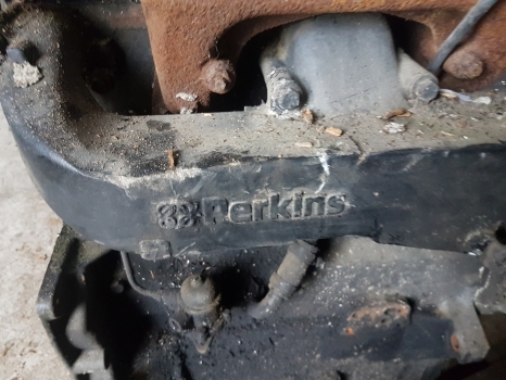 Massey Ferguson 4255, 4245, 3160, 6140, 6150 Engine Intake Manifold 3640983m91 - Szívósor - Traktor: 5 kép. Massey Ferguson 4255, 4245, 3160, 6140, 6150 Engine Intake Manifold 3640983m91 - Szívósor - Traktor: 5 kép.