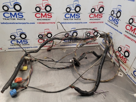 Massey Ferguson 4355, 4255, 4245 Cab Roof Wiring Loom Roof Wiring Loom - Kábel/ Kábelkorbácso: 1 kép. Massey Ferguson 4355, 4255, 4245 Cab Roof Wiring Loom Roof Wiring Loom - Kábel/ Kábelkorbácso: 1 kép.