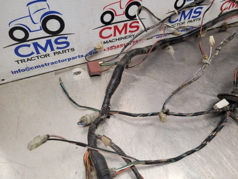 Massey Ferguson 4355, 4255, 4245 Cab Roof Wiring Loom Roof Wiring Loom - Kábel/ Kábelkorbácso: 5 kép. Massey Ferguson 4355, 4255, 4245 Cab Roof Wiring Loom Roof Wiring Loom - Kábel/ Kábelkorbácso: 5 kép.