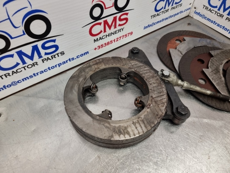 Massey Ferguson 5612, 5400, 5600, 5700, Brake Disc Kit 4311469m91, 4312200m2 - Féktárcsa: 2 kép. Massey Ferguson 5612, 5400, 5600, 5700, Brake Disc Kit 4311469m91, 4312200m2 - Féktárcsa: 2 kép.