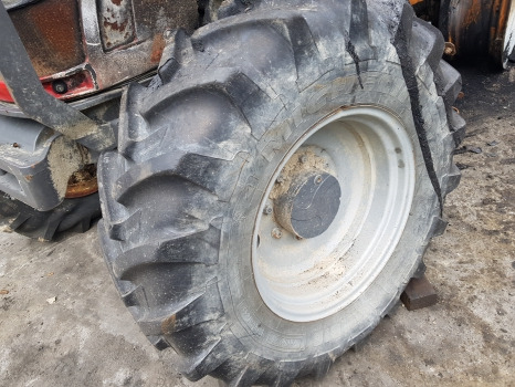 Massey Ferguson 5612 Front, Rear Axle, Pto, Transmission, Engine Parts - Motor: 2 kép. Massey Ferguson 5612 Front, Rear Axle, Pto, Transmission, Engine Parts - Motor: 2 kép.