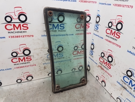 Massey Ferguson 600 Series 690 Cab Knee Glass With Lhs Seal Tg1250, 3301881m1 - Ablak és alkatrészek - Traktor: 1 kép. Massey Ferguson 600 Series 690 Cab Knee Glass With Lhs Seal Tg1250, 3301881m1 - Ablak és alkatrészek - Traktor: 1 kép.