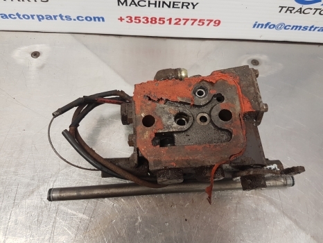 Massey Ferguson 675, 399, 372n, 375, 4225, 4255 Hydraulic Valve Assy 1679099m95 - Hidraulikus szelep - Traktor: 5 kép. Massey Ferguson 675, 399, 372n, 375, 4225, 4255 Hydraulic Valve Assy 1679099m95 - Hidraulikus szelep - Traktor: 5 kép.