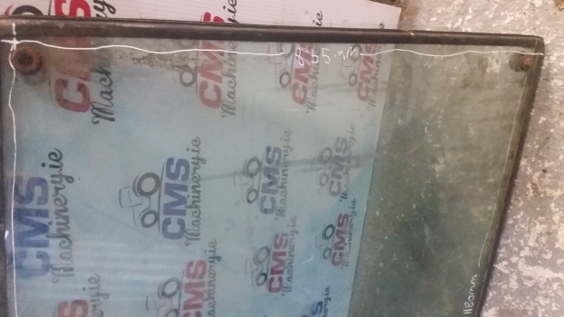 Massey Ferguson 690 Cab Frong Glass Windscreen Tg1246 - Szélvédő - Traktor: 3 kép. Massey Ferguson 690 Cab Frong Glass Windscreen Tg1246 - Szélvédő - Traktor: 3 kép.
