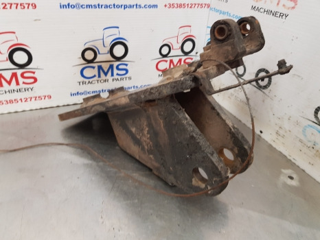 Massey Ferguson 7s.180, 6615, 7714, 6715, 7716 Stabiliser Bracket Rh 4313925m92 - Felfüggesztés: 2 kép. Massey Ferguson 7s.180, 6615, 7714, 6715, 7716 Stabiliser Bracket Rh 4313925m92 - Felfüggesztés: 2 kép.